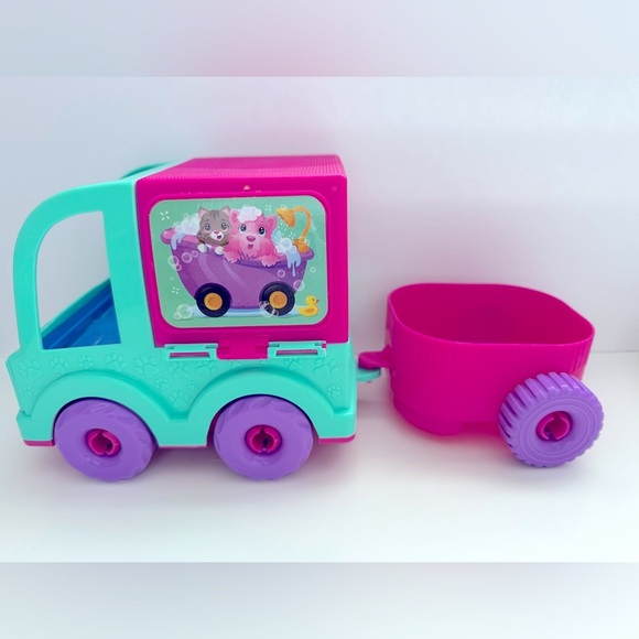 Crayola Grooming Truck and Pet Mobile Spa with Accessories Lot - Picture 6 of 10